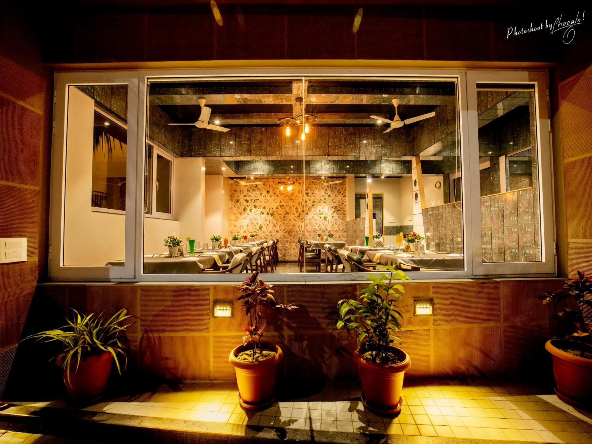 Hotel Prabha Palace أحمدناغار المظهر الخارجي الصورة