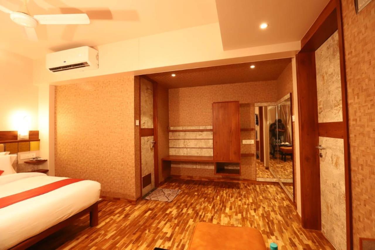 Hotel Prabha Palace أحمدناغار المظهر الخارجي الصورة