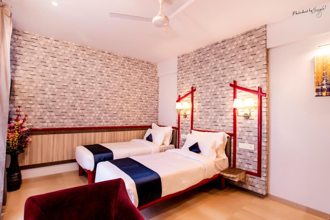 Hotel Prabha Palace أحمدناغار المظهر الخارجي الصورة