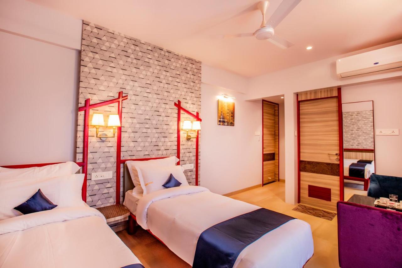 Hotel Prabha Palace أحمدناغار المظهر الخارجي الصورة