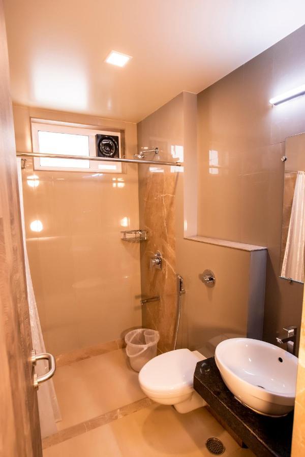 Hotel Prabha Palace أحمدناغار المظهر الخارجي الصورة